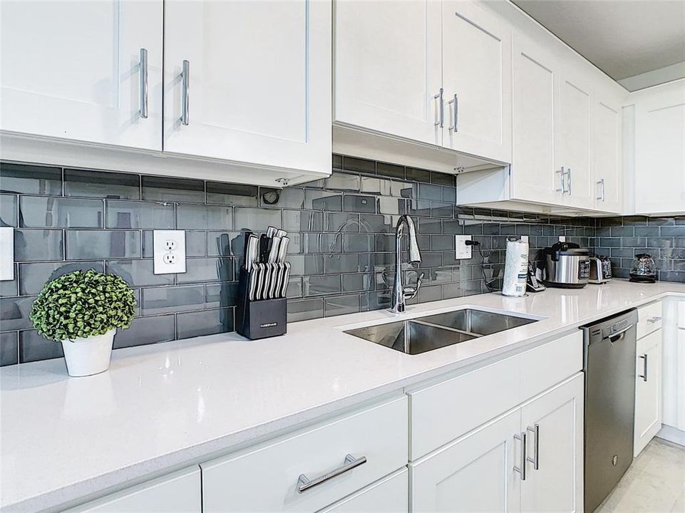 For Rent: $2,400 (3 beds, 2 baths, 1329 Square Feet)