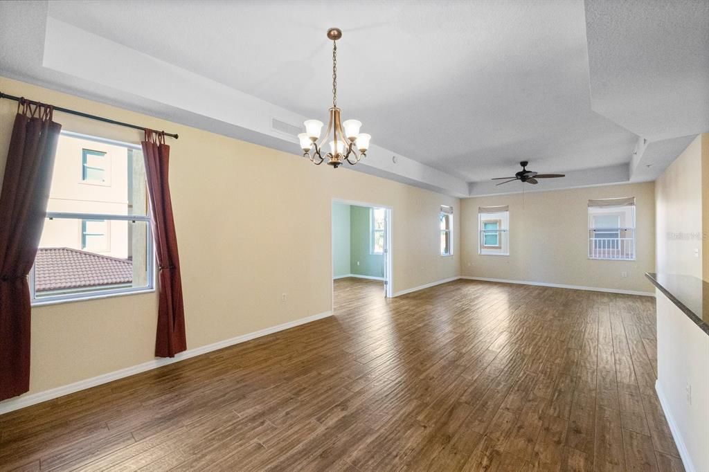 出租: $2,500 (3 贝兹, 2 浴室, 1588 平方英尺)