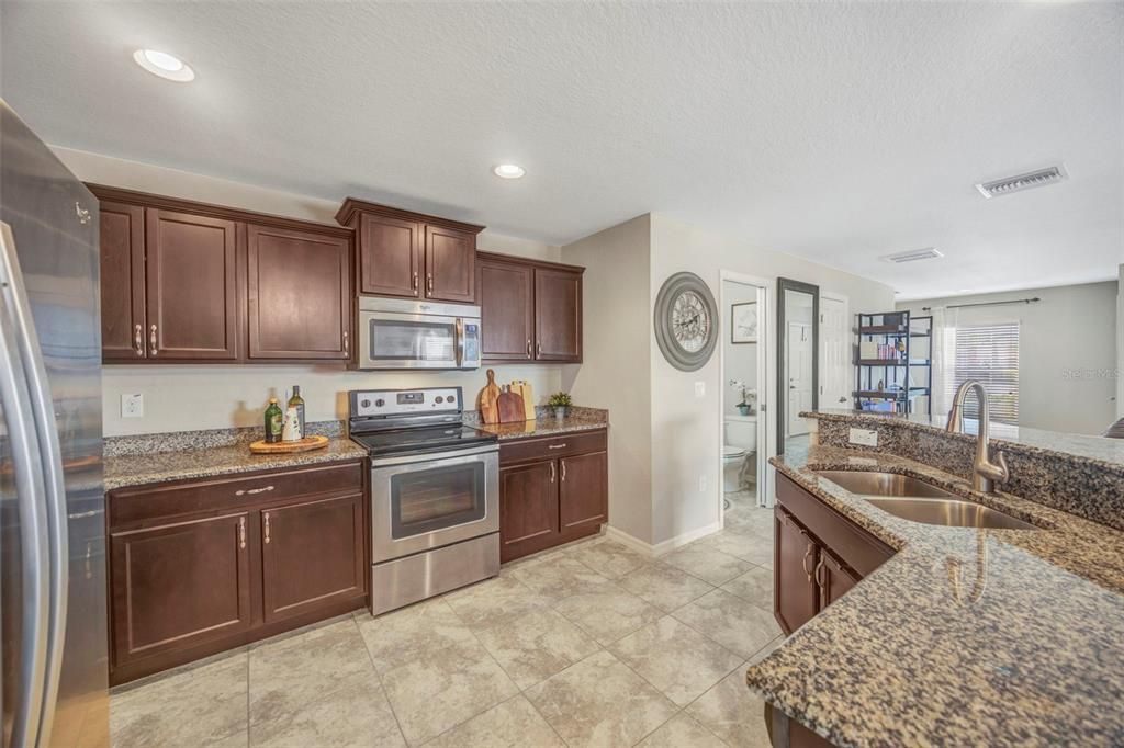 For Sale: $270,000 (3 beds, 2 baths, 1650 Square Feet)