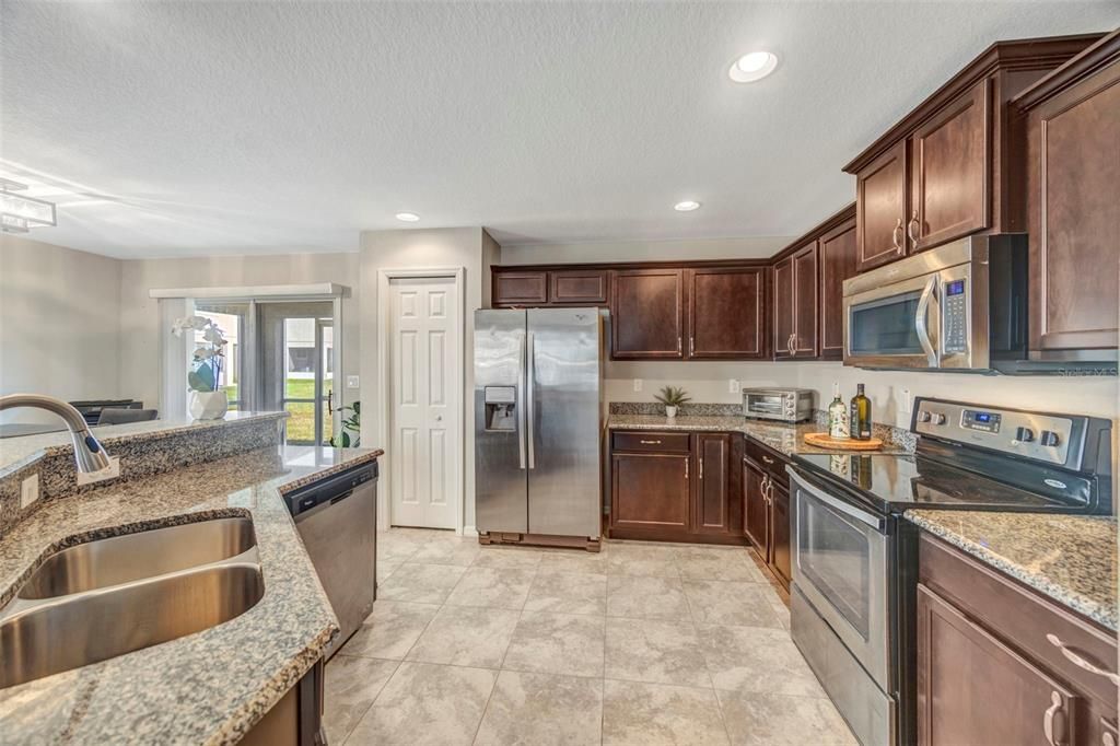 For Sale: $270,000 (3 beds, 2 baths, 1650 Square Feet)