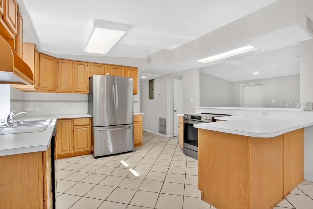 For Sale: $440,000 (3 beds, 2 baths, 1625 Square Feet)