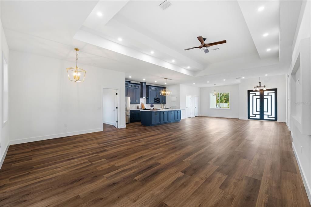 En Venta: $829,800 (3 camas, 2 baños, 2243 Pies cuadrados)