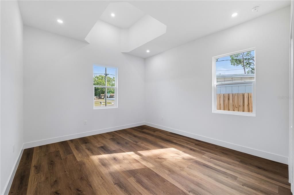 En Venta: $829,800 (3 camas, 2 baños, 2243 Pies cuadrados)