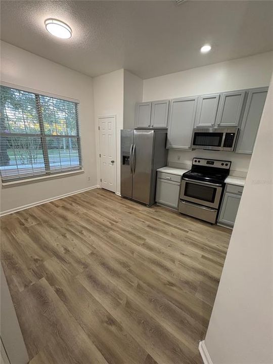 В аренду: $2,800 (3 спален, 2 ванн, 1831 Квадратных фут)