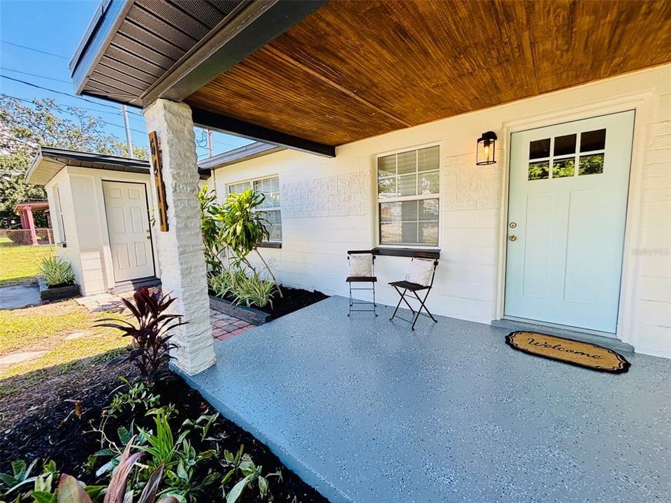 En Venta: $355,000 (4 camas, 2 baños, 1209 Pies cuadrados)