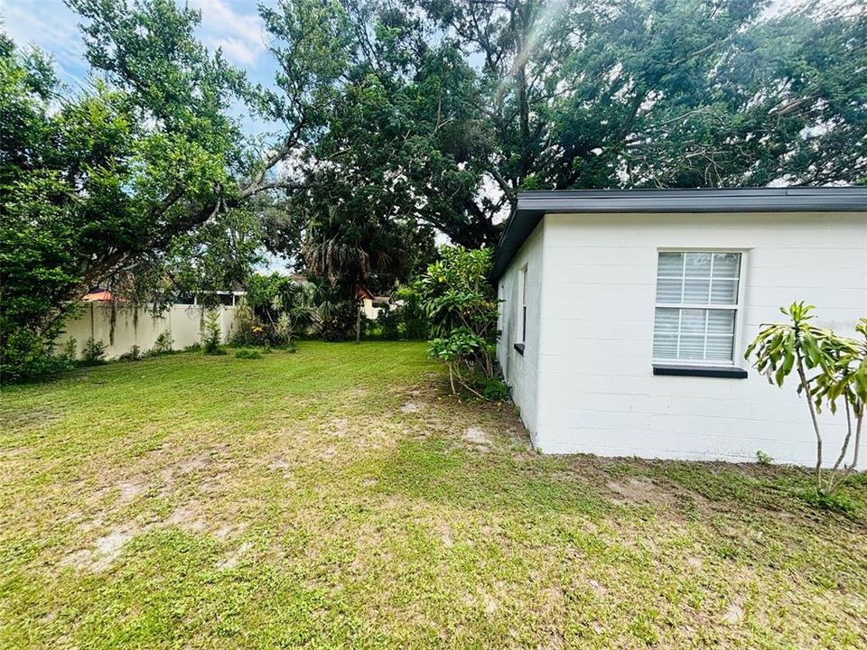 En Venta: $355,000 (4 camas, 2 baños, 1209 Pies cuadrados)