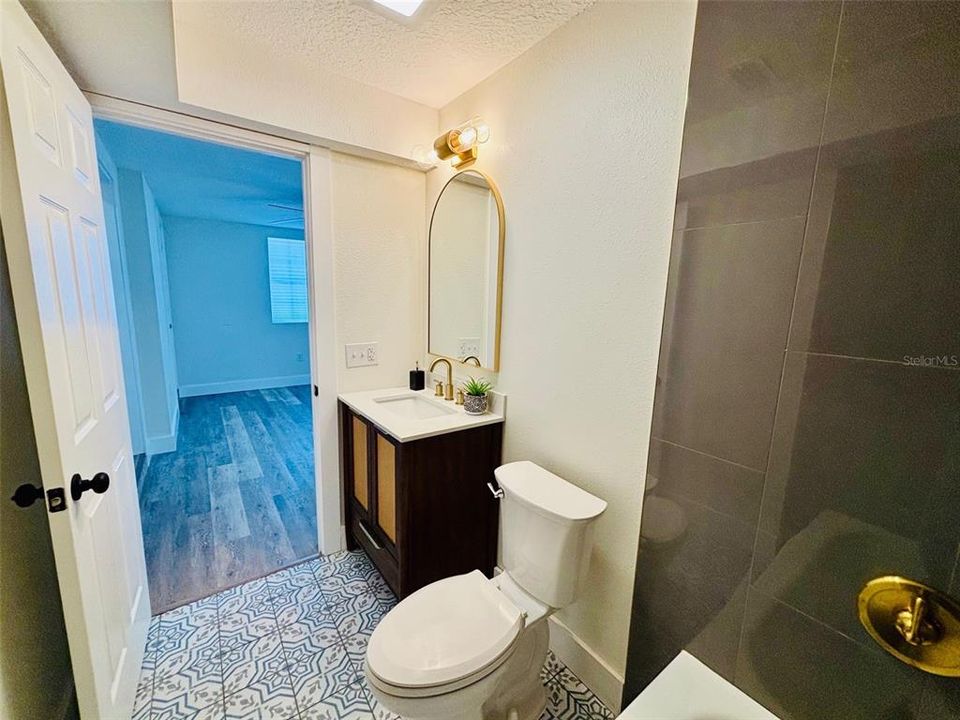 En Venta: $355,000 (4 camas, 2 baños, 1209 Pies cuadrados)