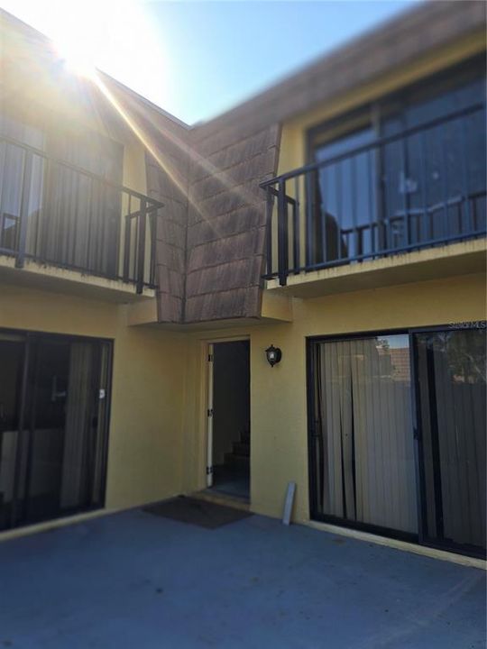 For Rent: $1,850 (2 beds, 2 baths, 1285 Square Feet)