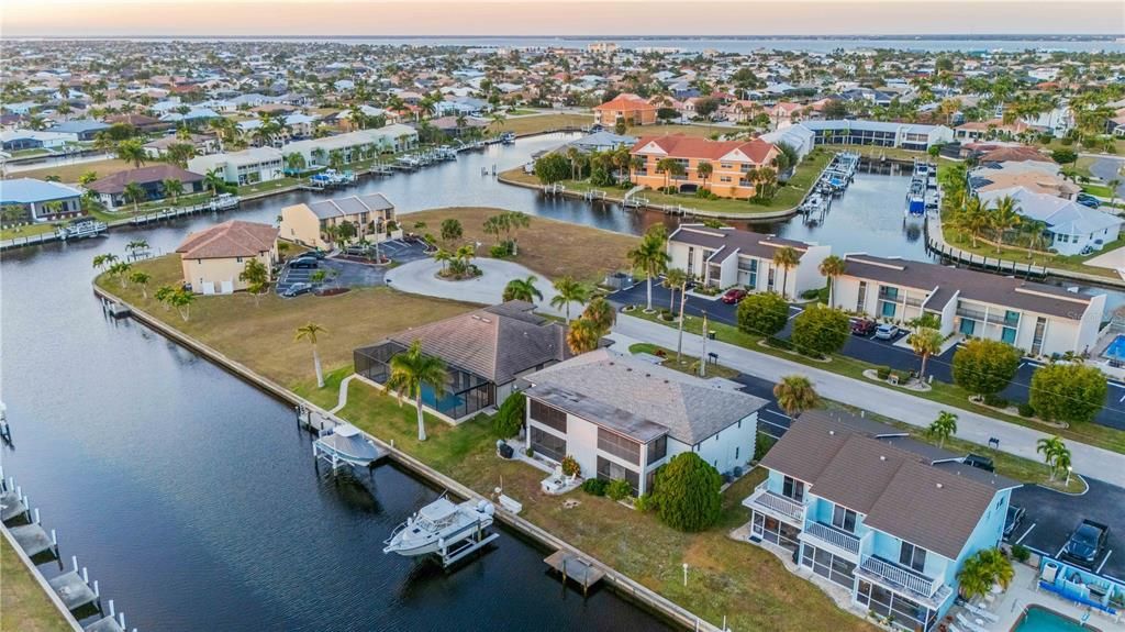 待售: $229,000 (2 贝兹, 2 浴室, 1077 平方英尺)