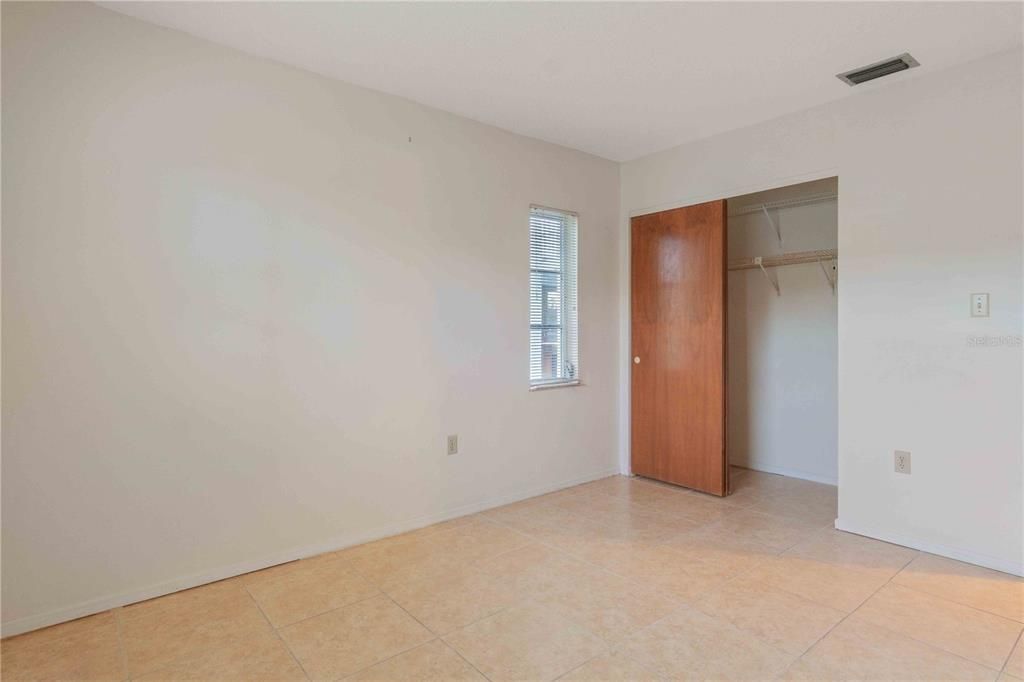 En Venta: $239,000 (2 camas, 2 baños, 1077 Pies cuadrados)