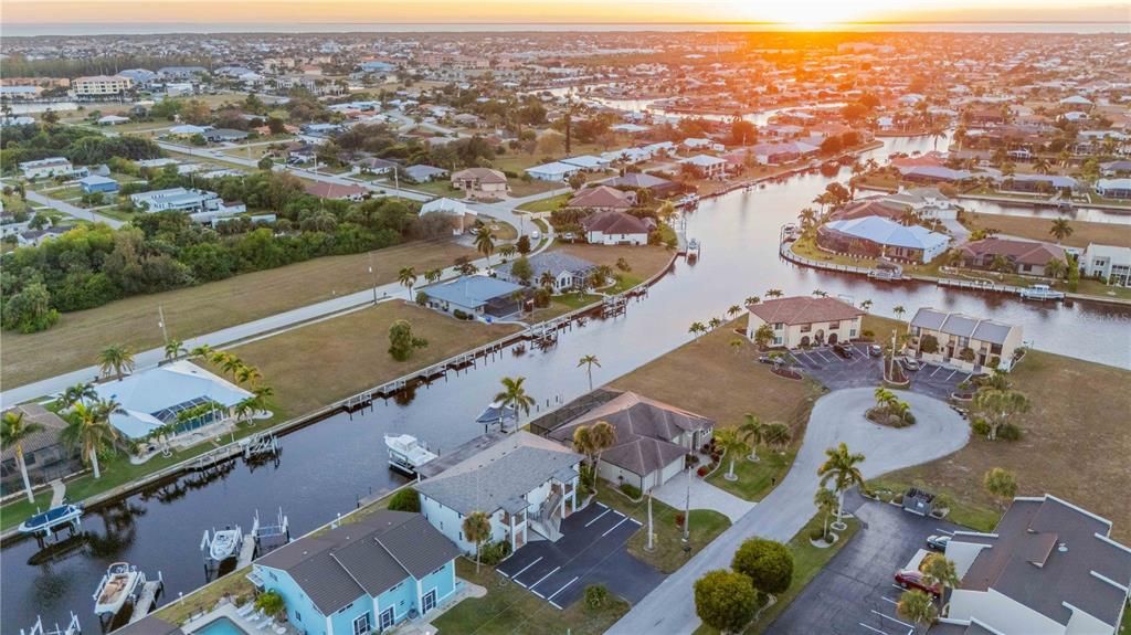 En Venta: $239,000 (2 camas, 2 baños, 1077 Pies cuadrados)