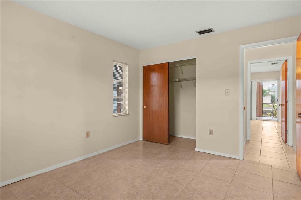 En Venta: $239,000 (2 camas, 2 baños, 1077 Pies cuadrados)