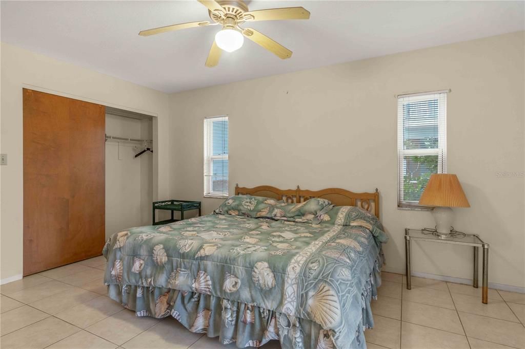 En Venta: $239,000 (2 camas, 2 baños, 1077 Pies cuadrados)