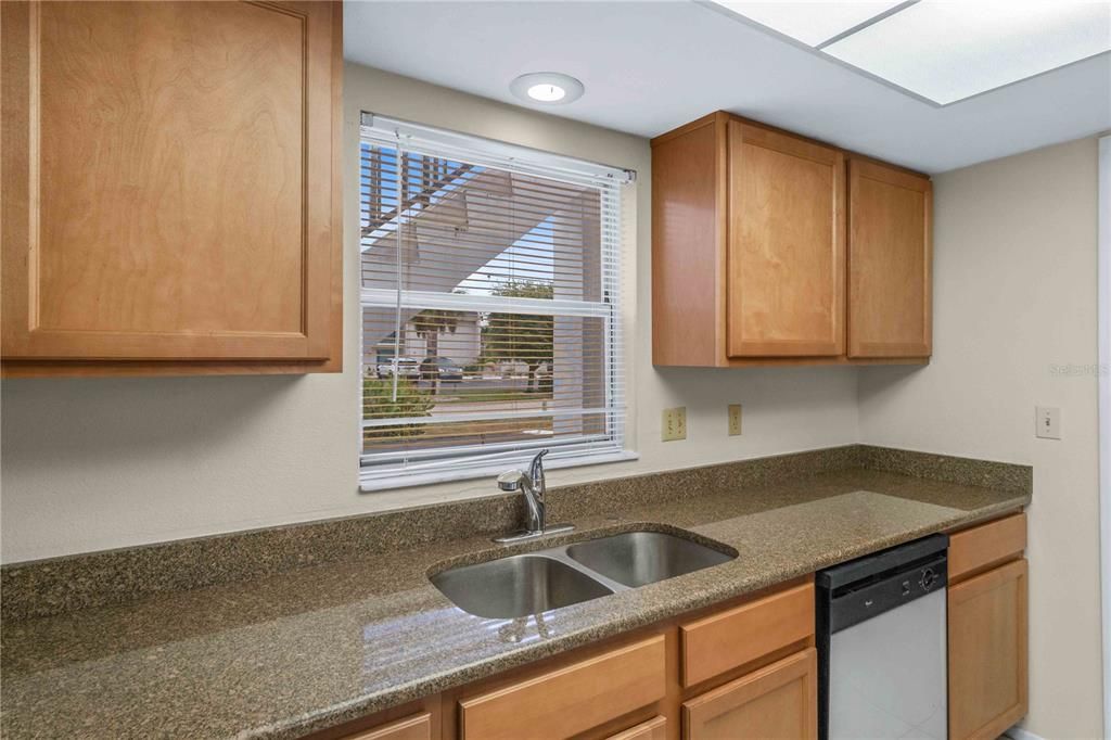 En Venta: $239,000 (2 camas, 2 baños, 1077 Pies cuadrados)