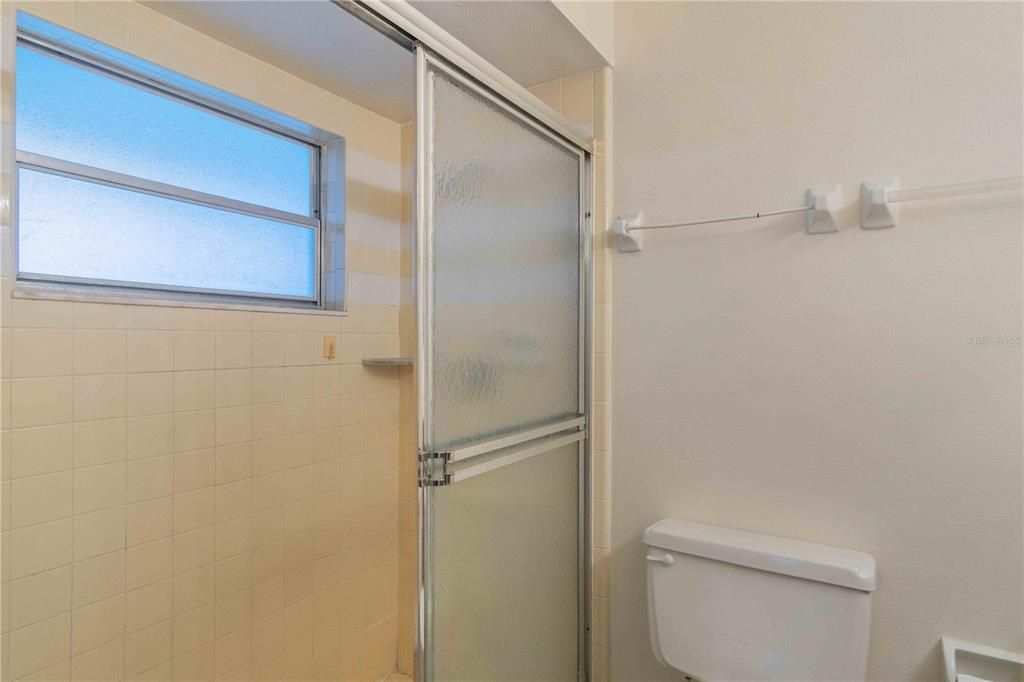 En Venta: $239,000 (2 camas, 2 baños, 1077 Pies cuadrados)