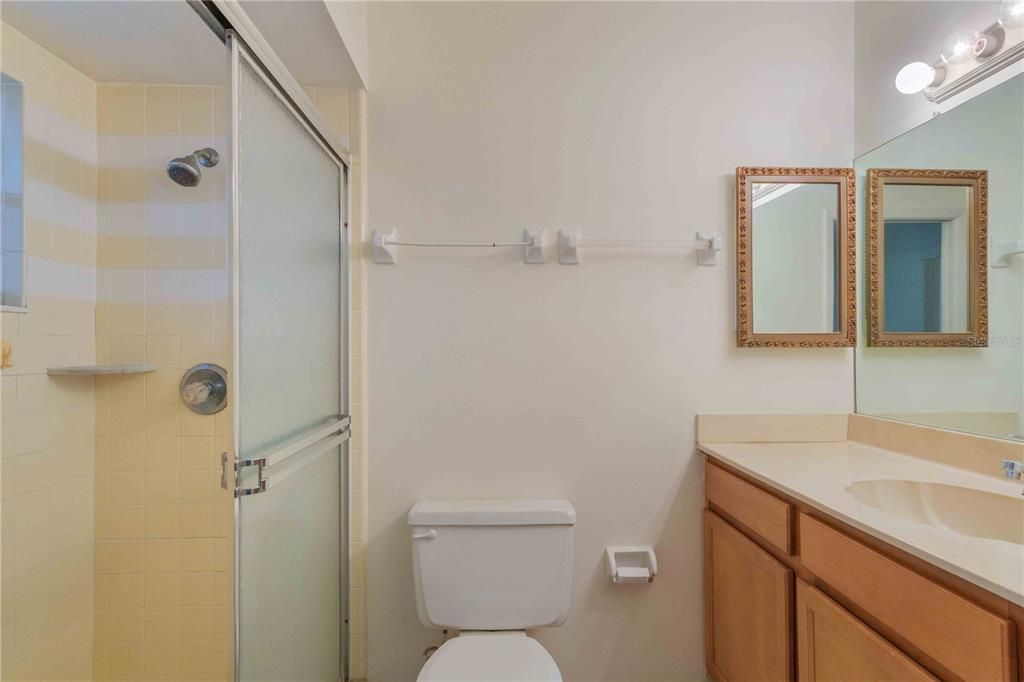 En Venta: $239,000 (2 camas, 2 baños, 1077 Pies cuadrados)