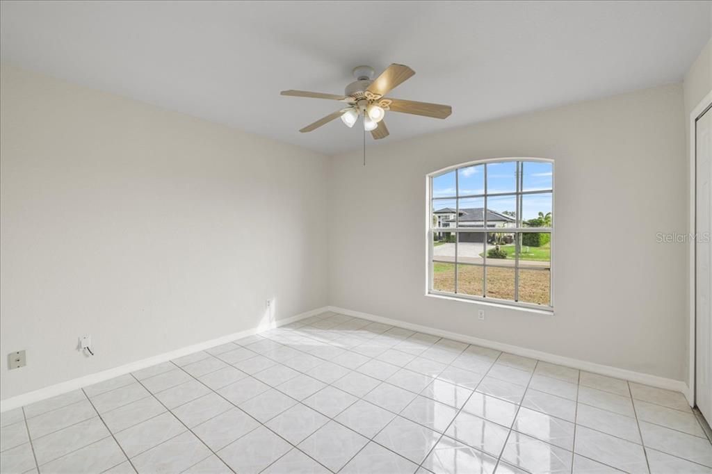 待售: $319,875 (3 贝兹, 2 浴室, 2012 平方英尺)