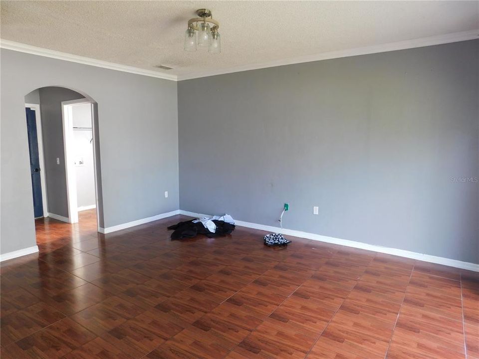 For Sale: $290,000 (4 beds, 2 baths, 2103 Square Feet)