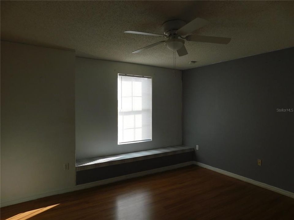 For Sale: $290,000 (4 beds, 2 baths, 2103 Square Feet)