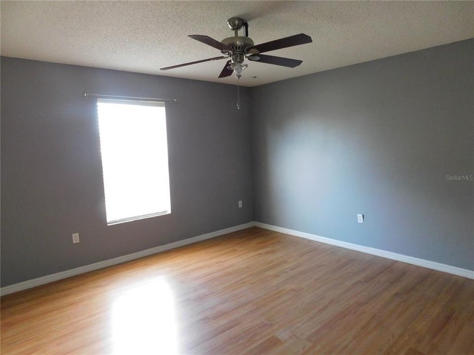 For Sale: $290,000 (4 beds, 2 baths, 2103 Square Feet)