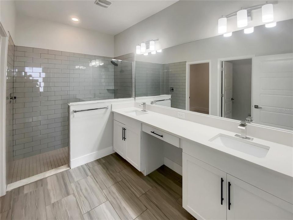 For Sale: $484,000 (3 beds, 2 baths, 1888 Square Feet)