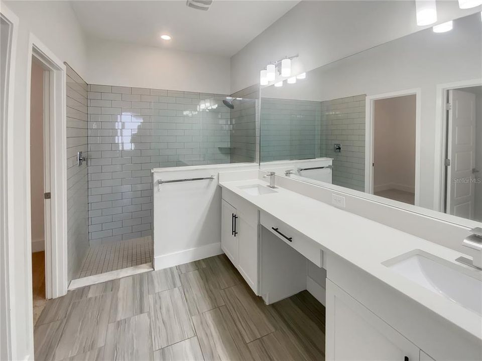 For Sale: $484,000 (3 beds, 2 baths, 1888 Square Feet)