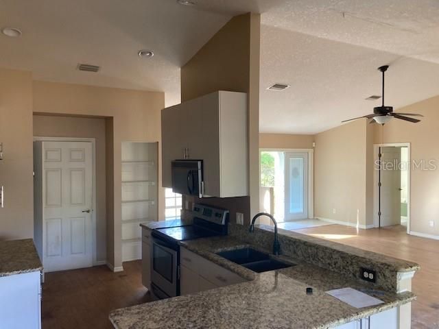 На продажу: $235,000 (3 спален, 2 ванн, 1491 Квадратных фут)