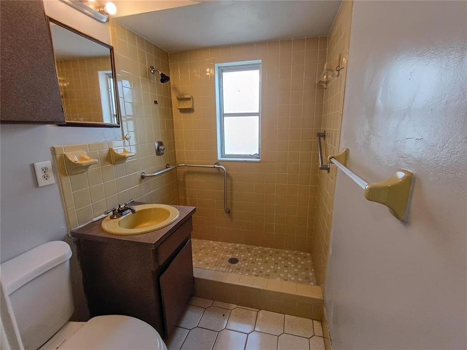 待售: $204,900 (2 贝兹, 2 浴室, 1286 平方英尺)