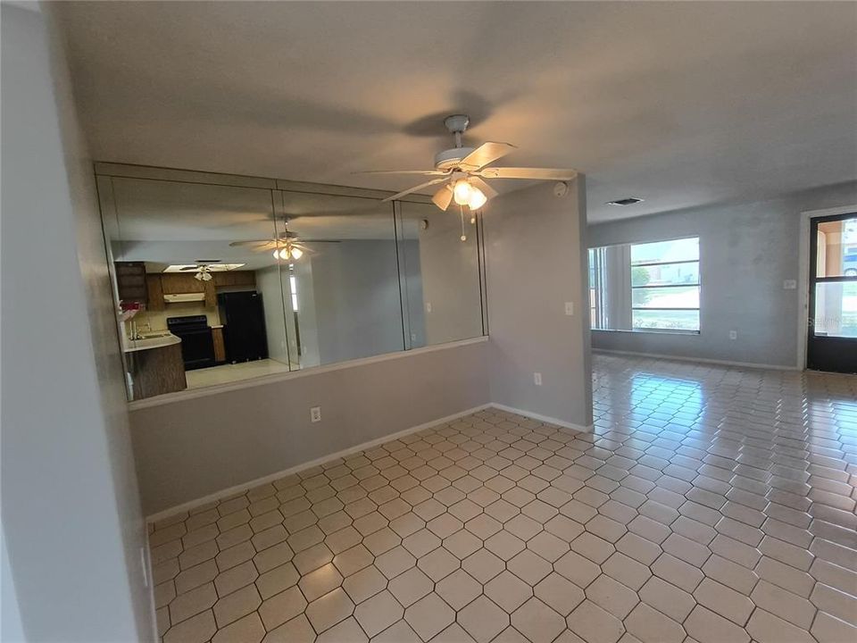 待售: $204,900 (2 贝兹, 2 浴室, 1286 平方英尺)