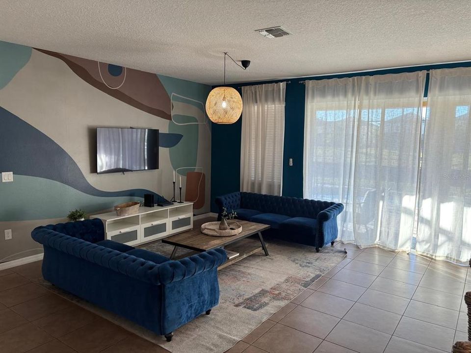 待售: $690,000 (8 贝兹, 6 浴室, 331 平方英尺)