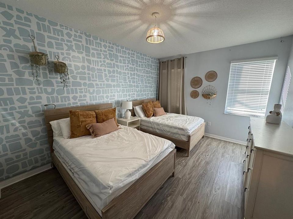 待售: $690,000 (8 贝兹, 6 浴室, 331 平方英尺)