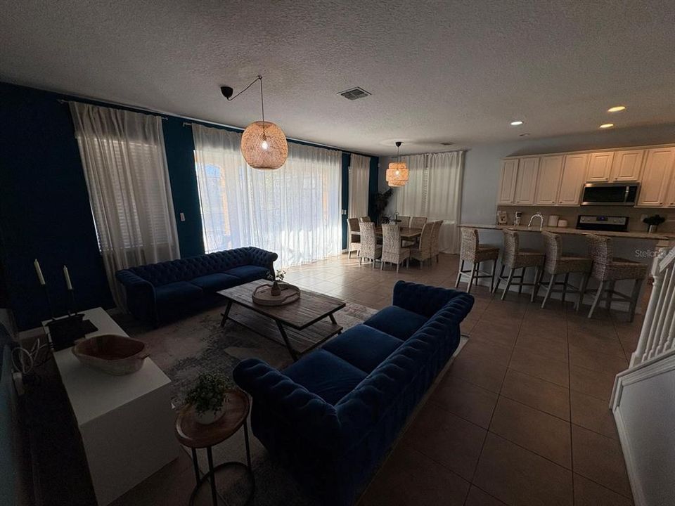 待售: $690,000 (8 贝兹, 6 浴室, 331 平方英尺)