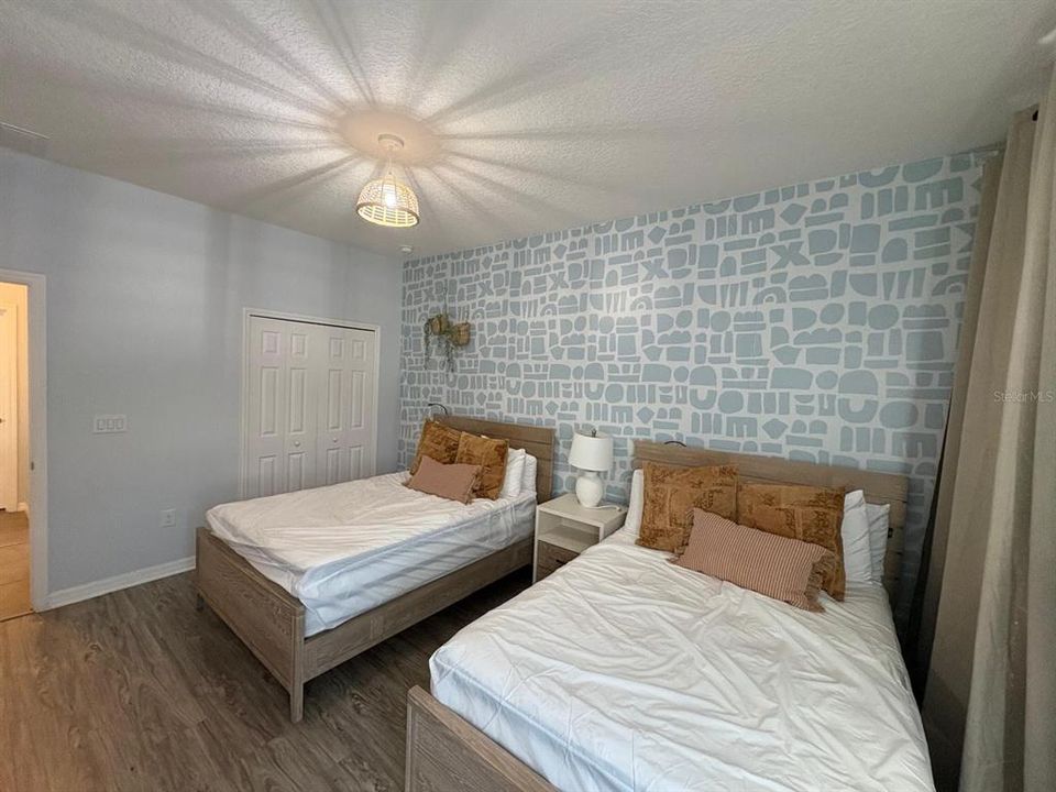 待售: $690,000 (8 贝兹, 6 浴室, 331 平方英尺)