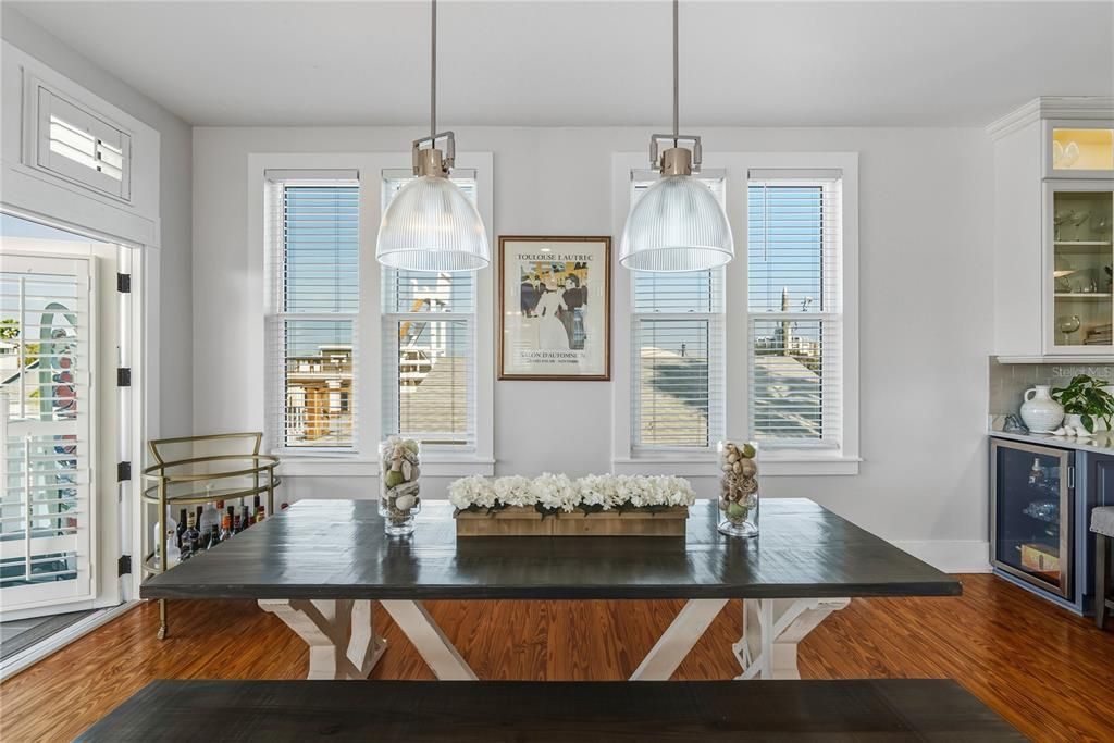 待售: $1,325,000 (3 贝兹, 3 浴室, 2106 平方英尺)