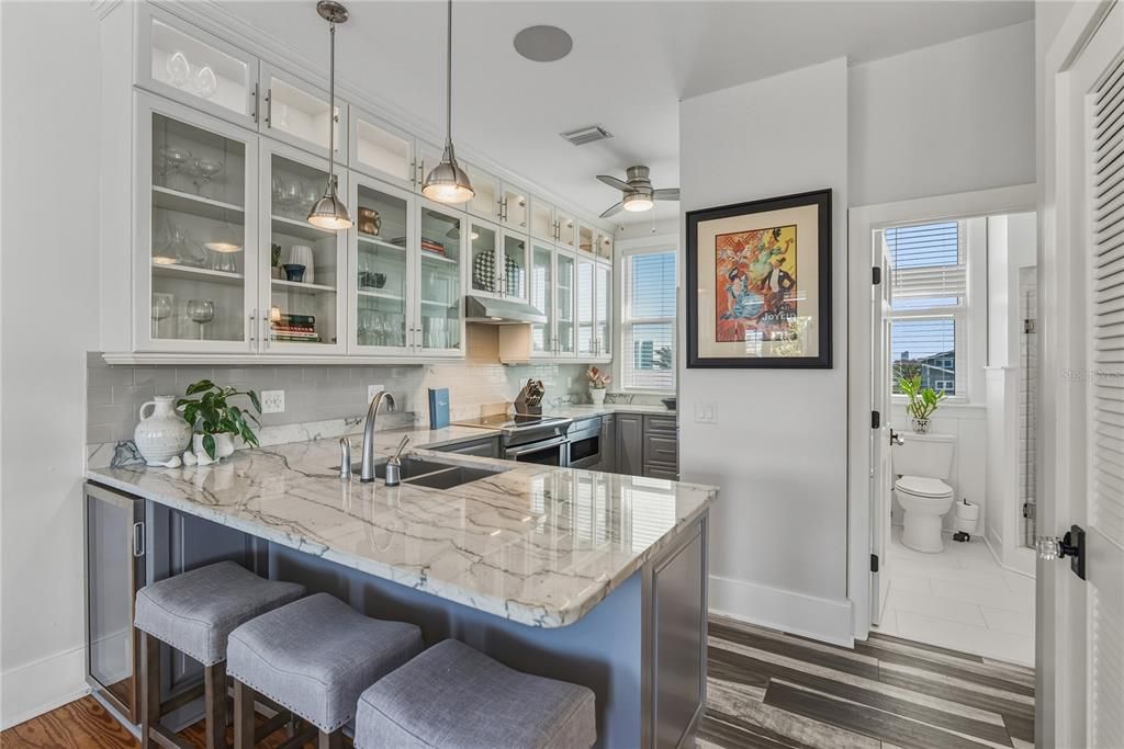 待售: $1,325,000 (3 贝兹, 3 浴室, 2106 平方英尺)