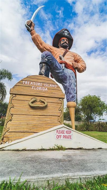 En Venta: $1,299,000 (3 camas, 3 baños, 2106 Pies cuadrados)