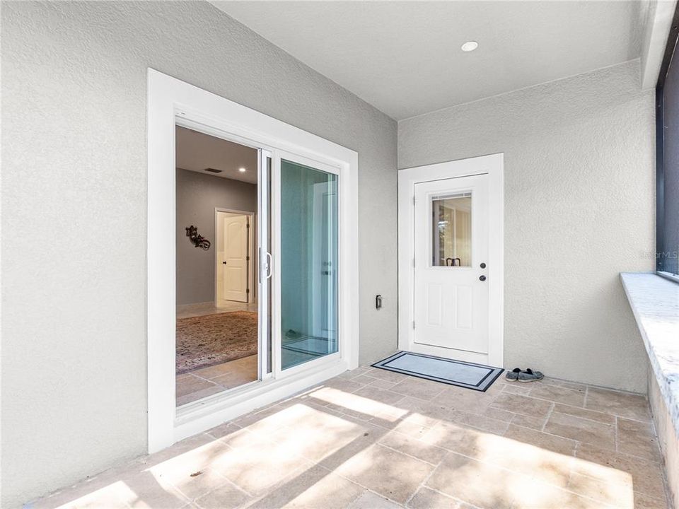 待售: $550,000 (4 贝兹, 3 浴室, 2500 平方英尺)