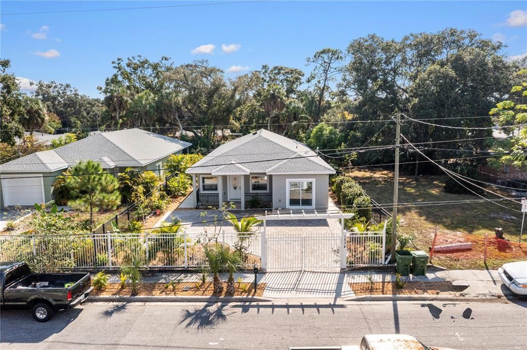 待售: $550,000 (4 贝兹, 3 浴室, 2500 平方英尺)