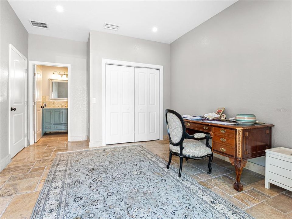 待售: $550,000 (4 贝兹, 3 浴室, 2500 平方英尺)