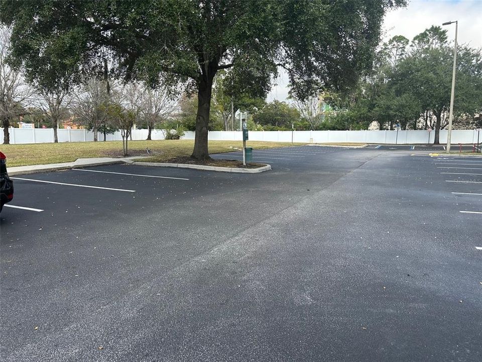 待售: $209,000 (2 贝兹, 2 浴室, 929 平方英尺)