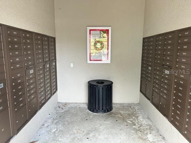 待售: $209,000 (2 贝兹, 2 浴室, 929 平方英尺)