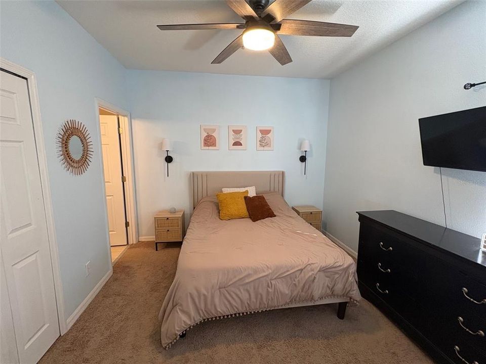 待售: $209,000 (2 贝兹, 2 浴室, 929 平方英尺)