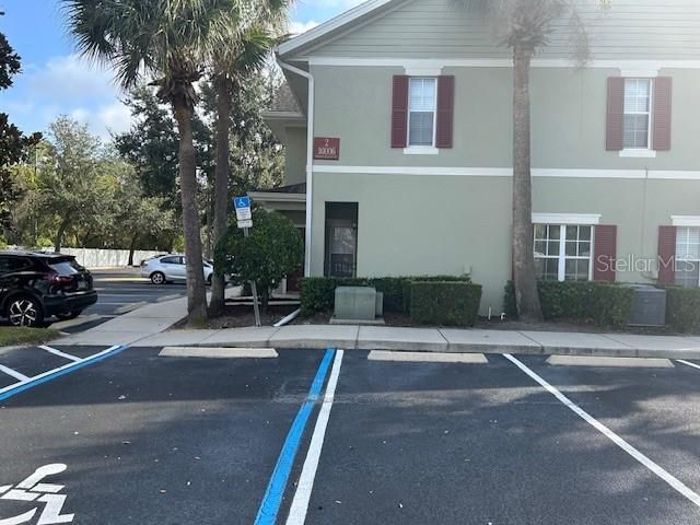 待售: $209,000 (2 贝兹, 2 浴室, 929 平方英尺)