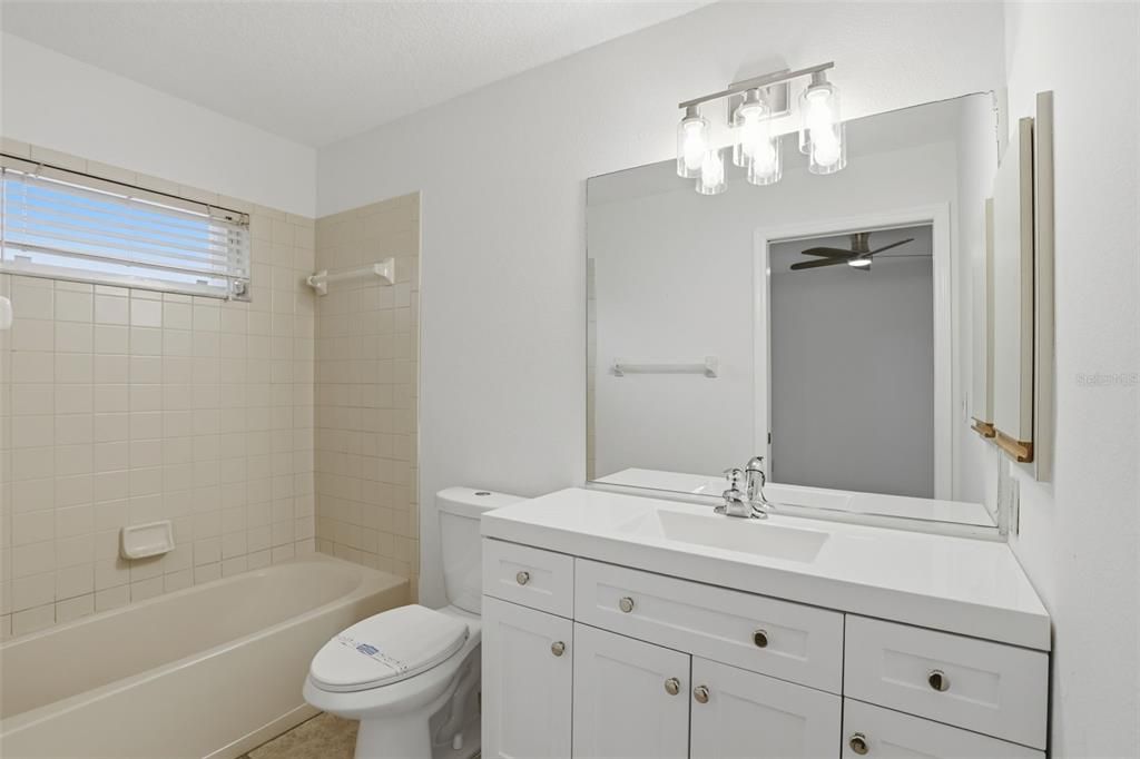 待售: $284,900 (3 贝兹, 2 浴室, 1830 平方英尺)