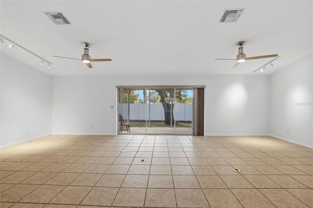 待售: $284,900 (3 贝兹, 2 浴室, 1830 平方英尺)