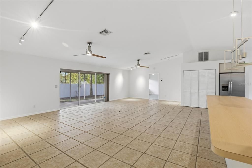 待售: $284,900 (3 贝兹, 2 浴室, 1830 平方英尺)