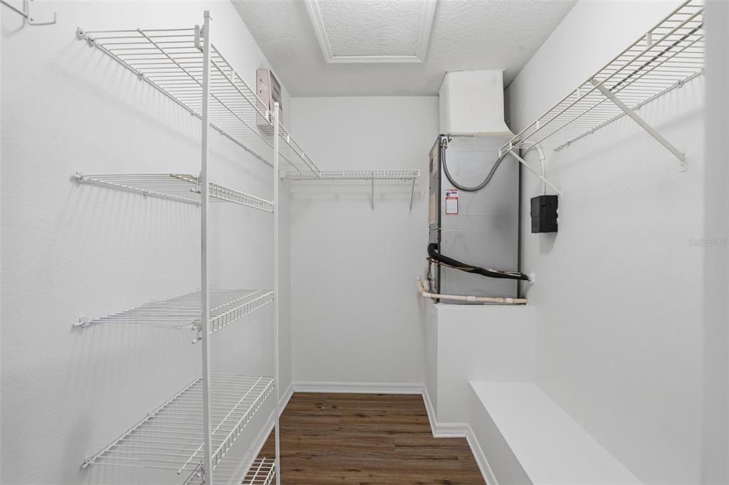 待售: $284,900 (3 贝兹, 2 浴室, 1830 平方英尺)