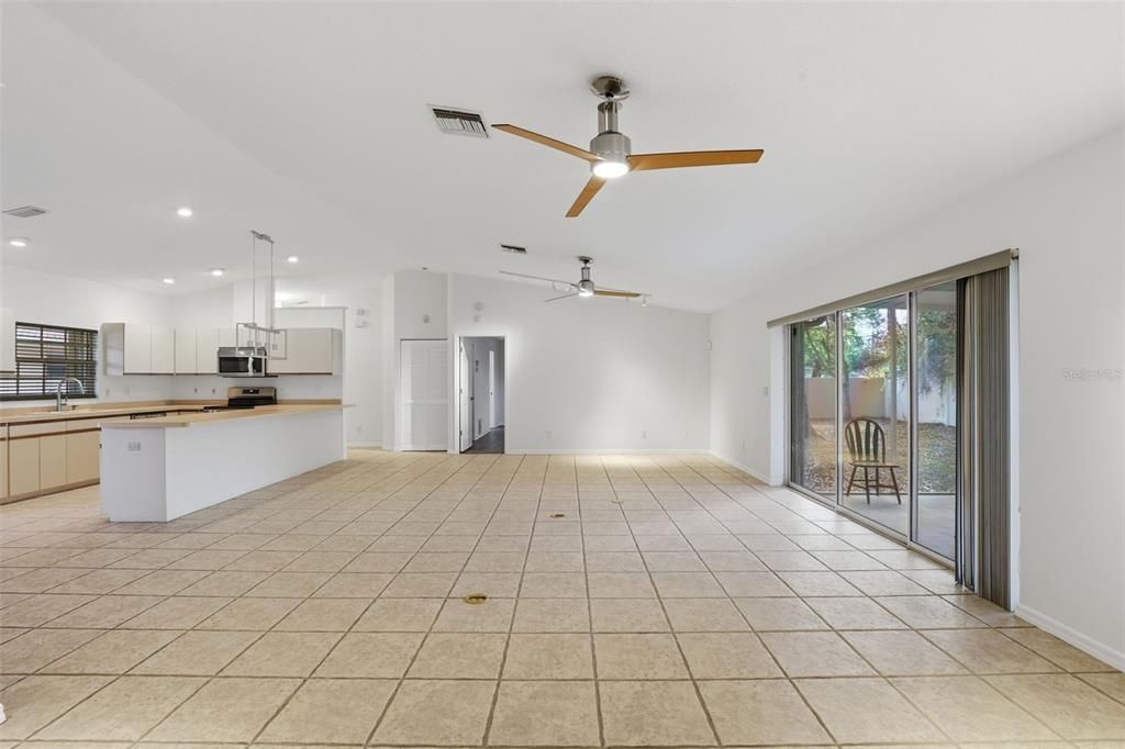 待售: $284,900 (3 贝兹, 2 浴室, 1830 平方英尺)