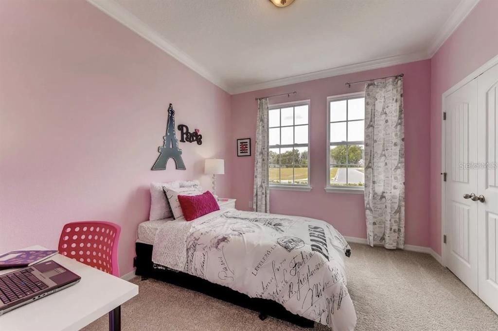 For Sale: $575,000 (4 beds, 3 baths, 2852 Square Feet)