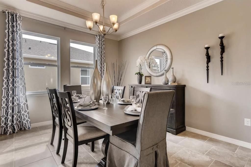 For Sale: $575,000 (4 beds, 3 baths, 2852 Square Feet)